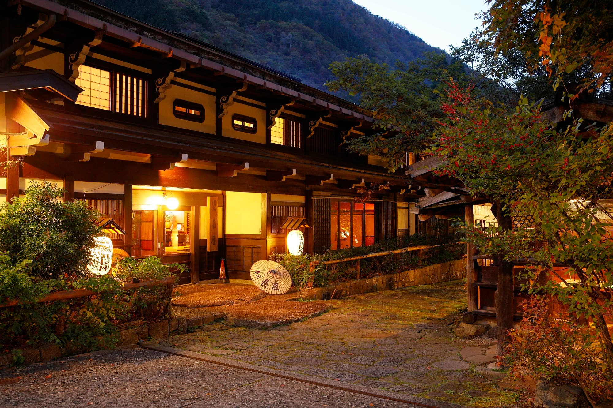 湯元 長座 炭酸水素塩泉