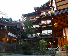 歴史の宿 金具屋