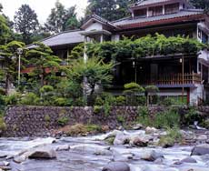 湯ヶ島温泉　湯本館